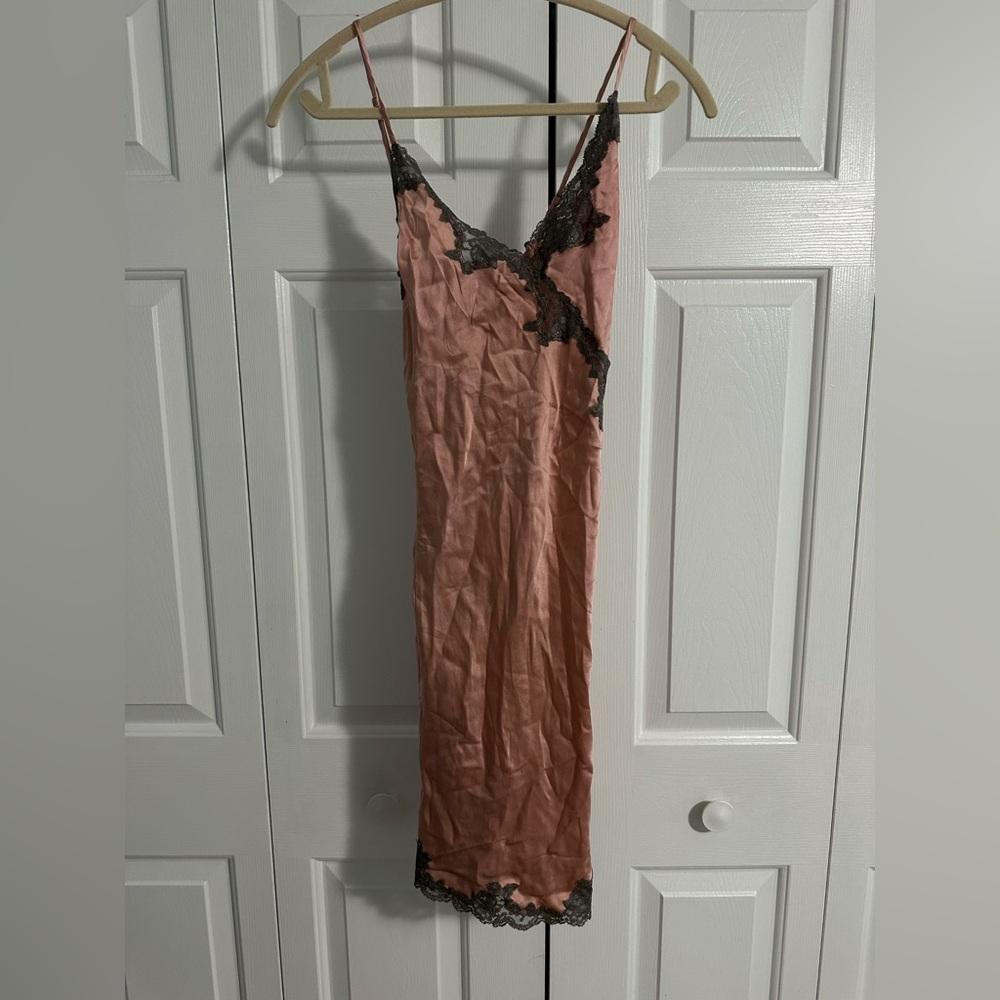 100% SILK VINTAGE Saks Fifth Avenue Dusty Rose Slip with Black Lace Trim